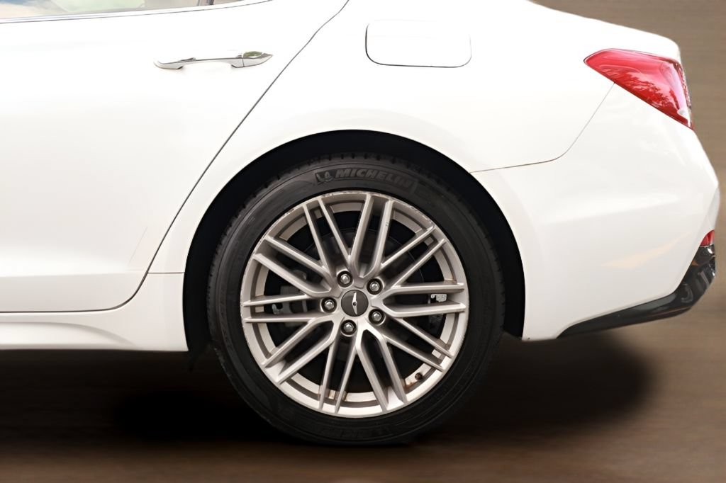Used 2020 Genesis G70 2.0T w/ Elite Package RWD image 9