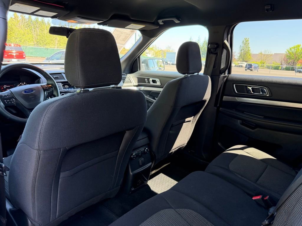 Used 2018 Ford Explorer XLT AWD/4WD image 32