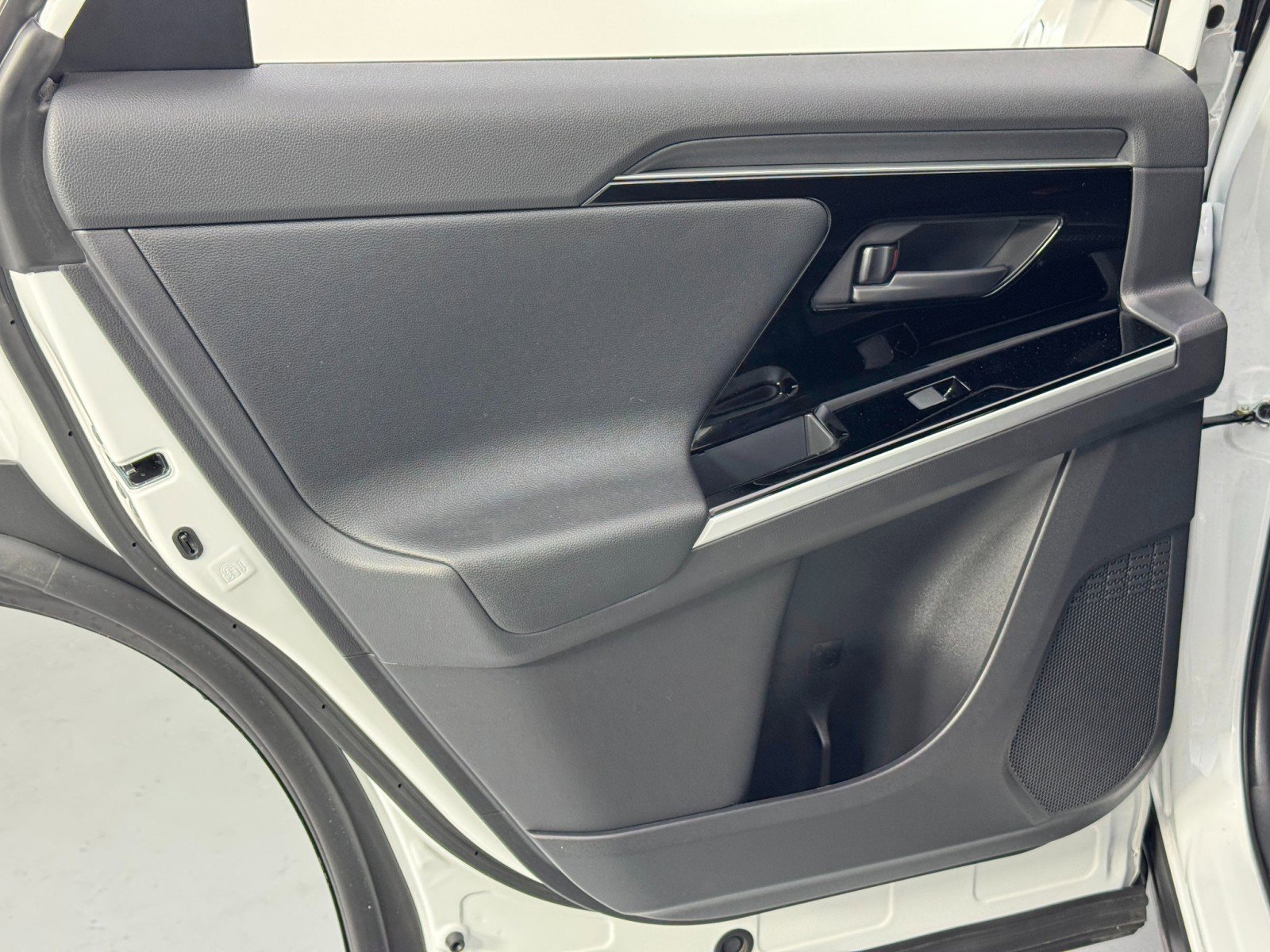 Used 2024 Toyota bZ4X Limited image 38