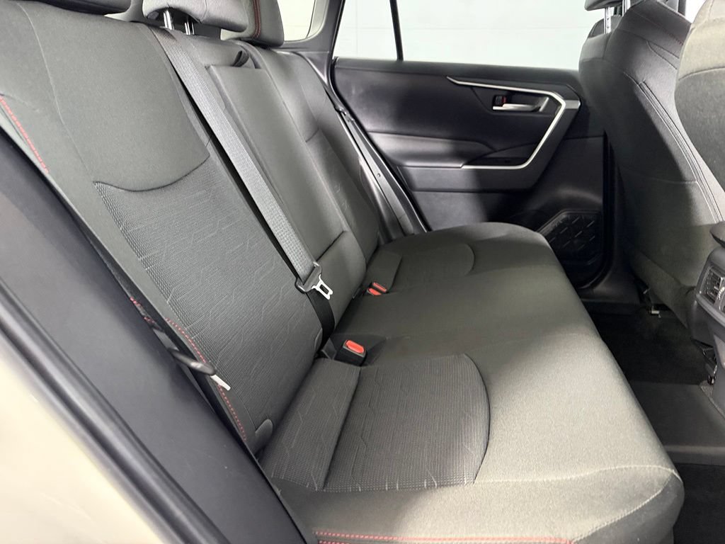 Used 2025 Toyota RAV4 SE AWD/4WD image 29