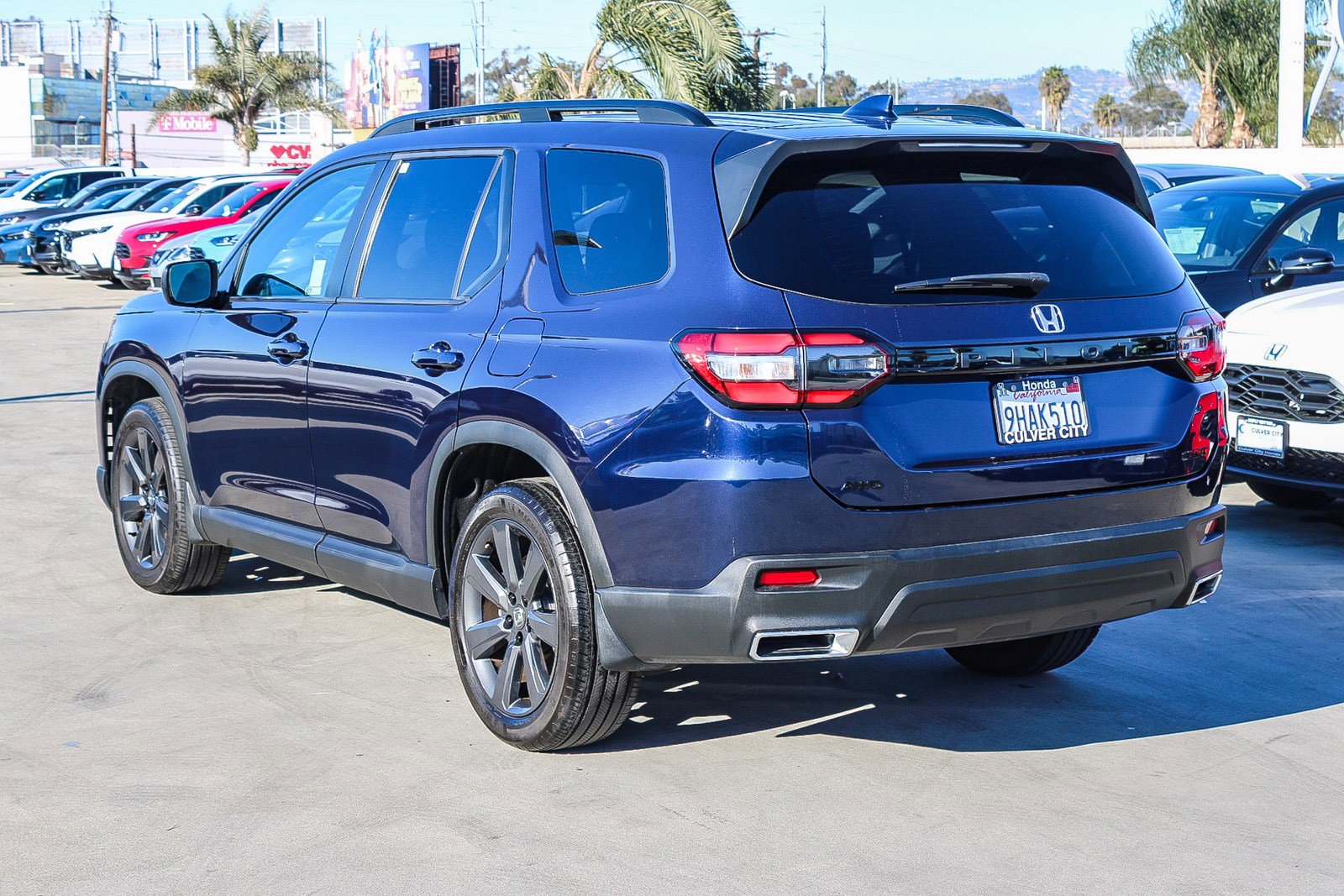 Used 2023 Honda Pilot Sport image 7