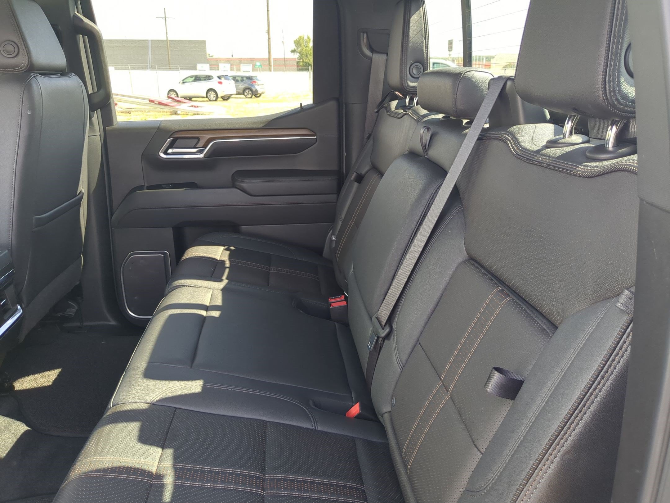 Used 2023 Chevrolet Silverado 1500 High Country w/ Technology Package AWD/4WD image 29
