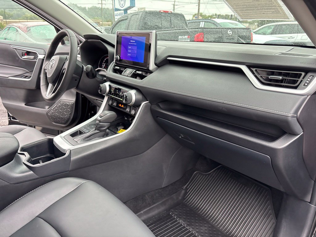 Used 2025 Toyota RAV4 XLE Premium AWD/4WD image 38