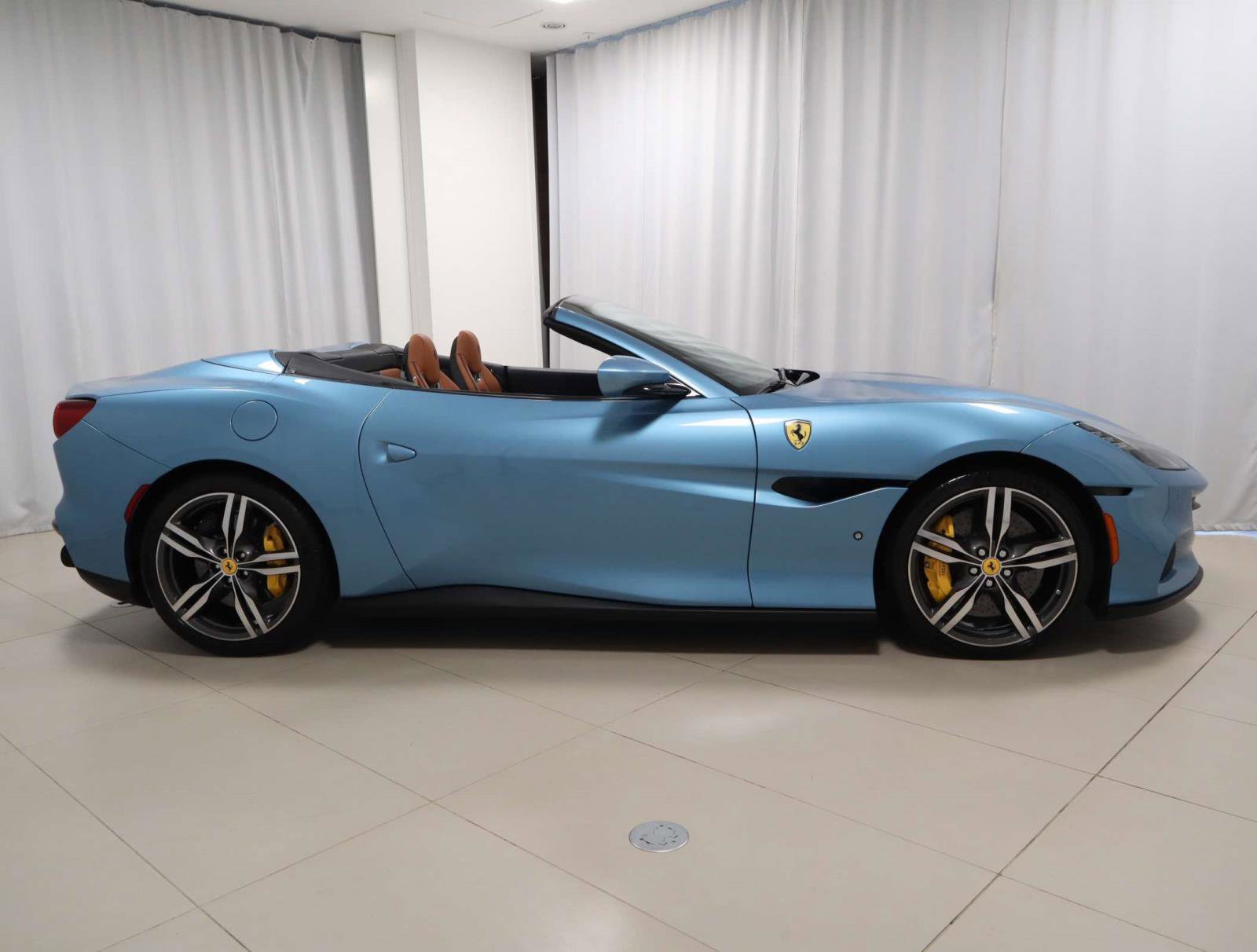 Certified 2022 Ferrari Portofino M image 9