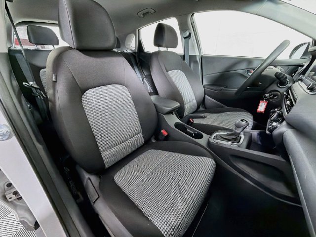 Used 2023 Hyundai Kona SE w/ Cargo Package AWD/4WD image 32