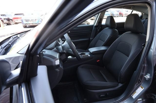 Certified 2025 Nissan Altima 2.5 SV FWD image 8