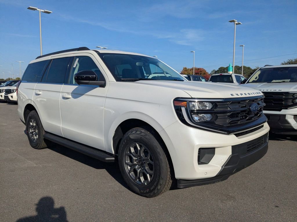New 2025 Ford Expedition Active image 2