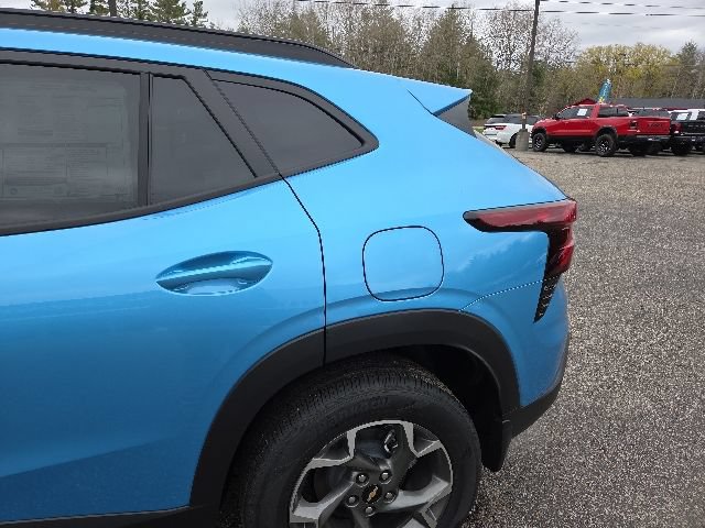 New 2026 Chevrolet Trax LT w/ Driver Confidence Package FWD image 32