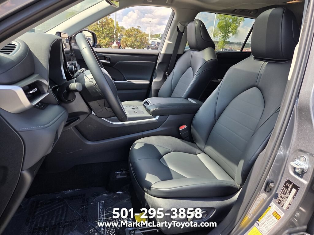 Used 2026 Toyota Highlander XLE AWD/4WD image 10