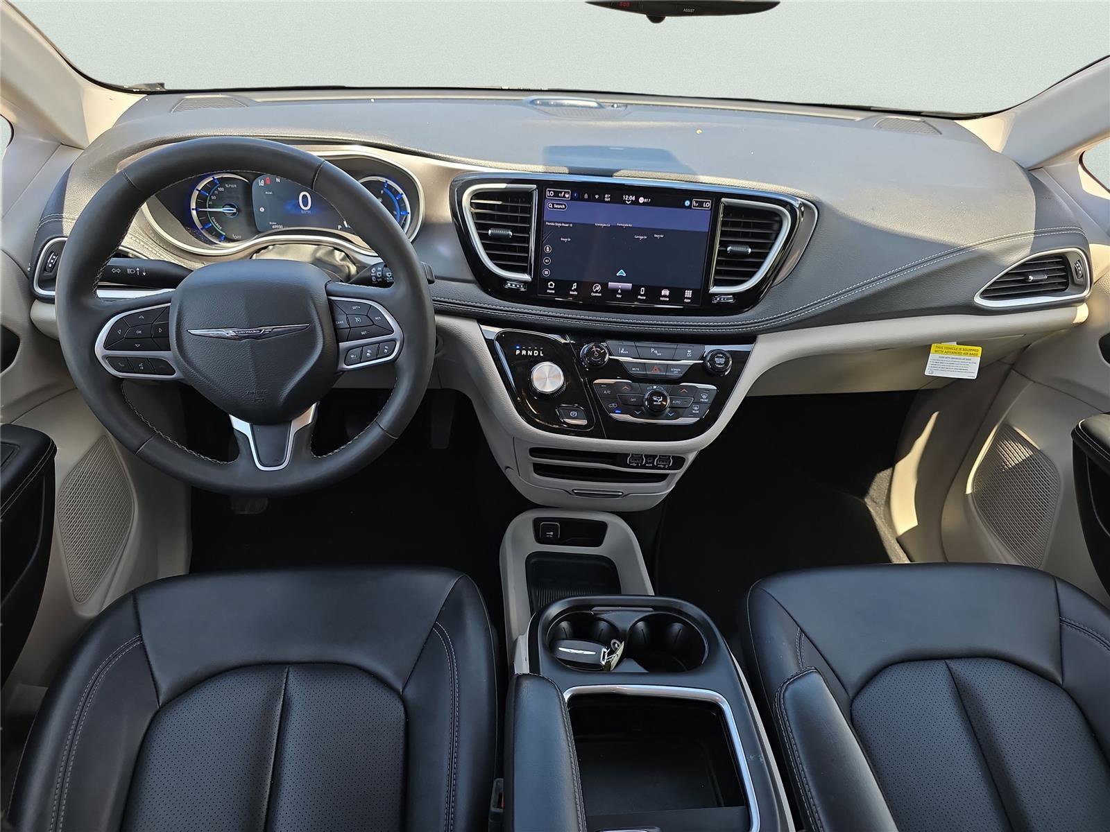 Used 2024 Chrysler Pacifica Select image 37