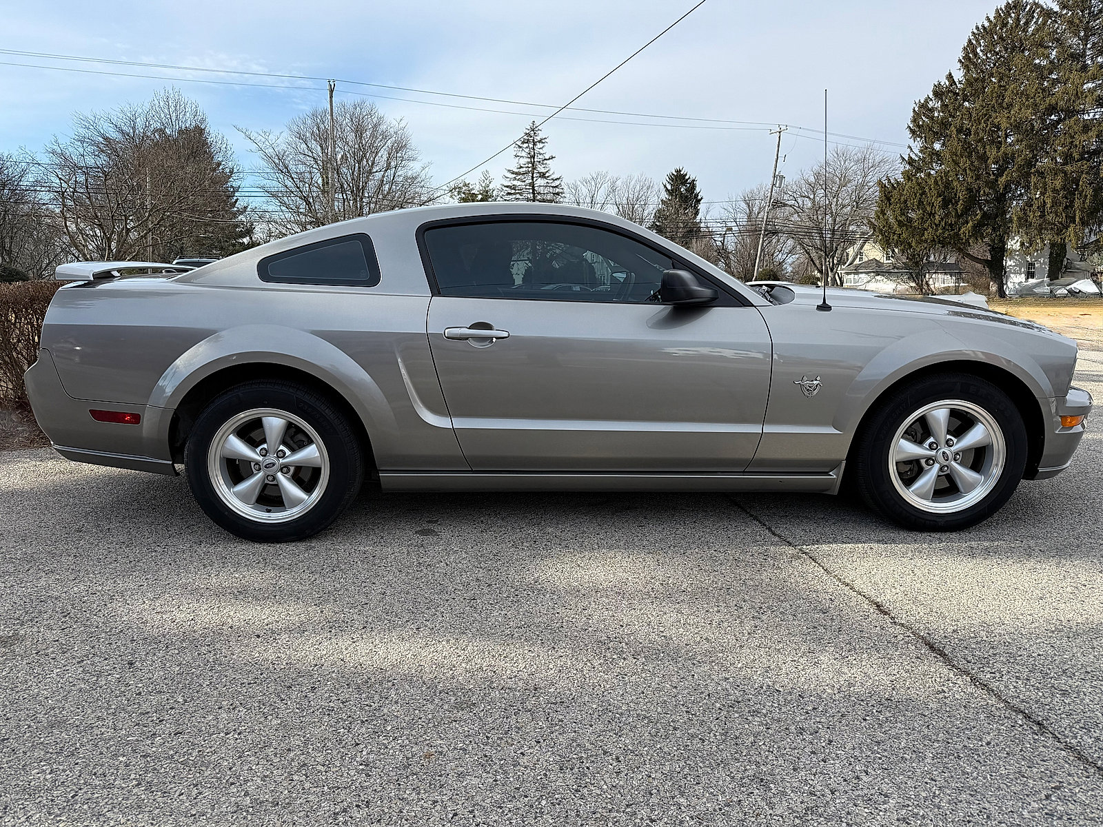 Used 2009 Ford Mustang GT image 3