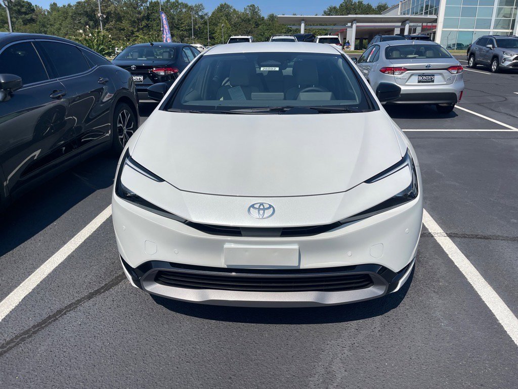 New 2026 Toyota Prius XLE FWD image 2
