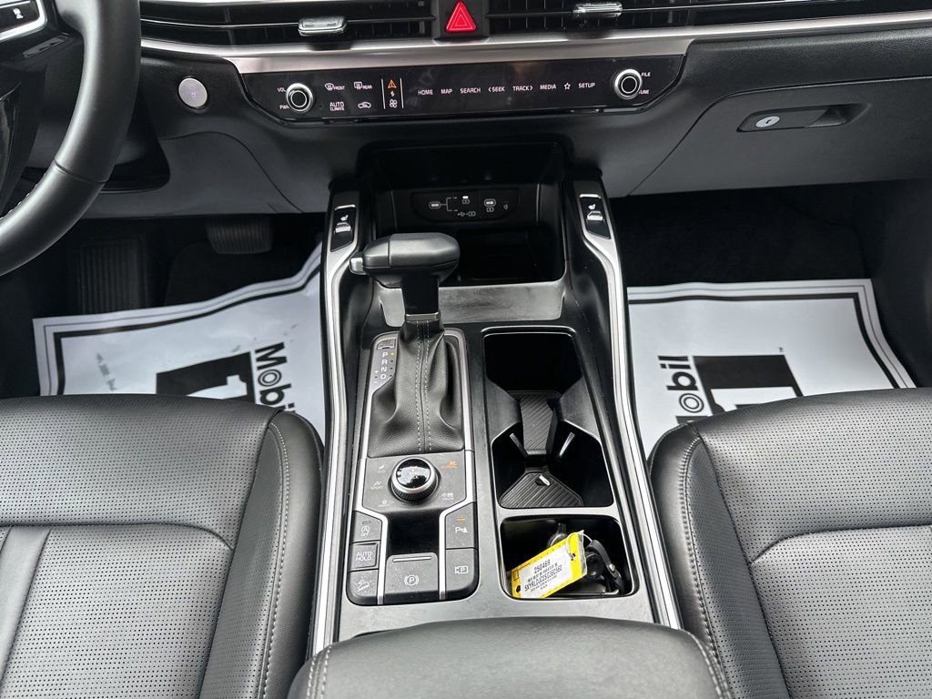 Used 2025 Kia Sorento S image 28