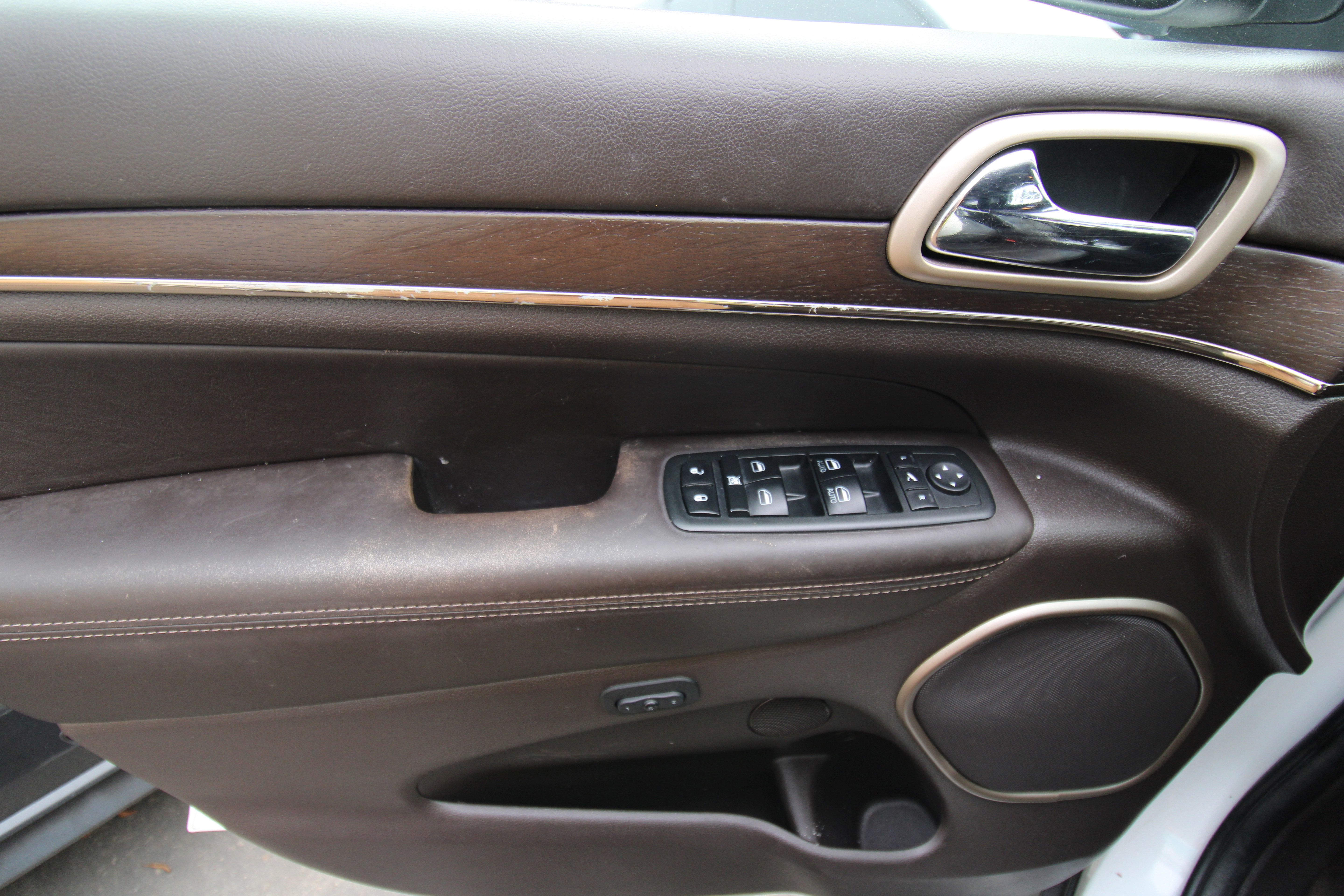 Used 2014 Jeep Grand Cherokee Summit AWD/4WD image 26