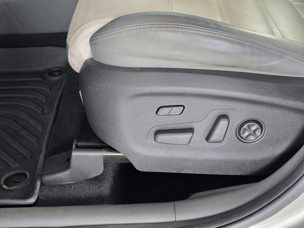 Used 2019 Kia Sorento SX image 25