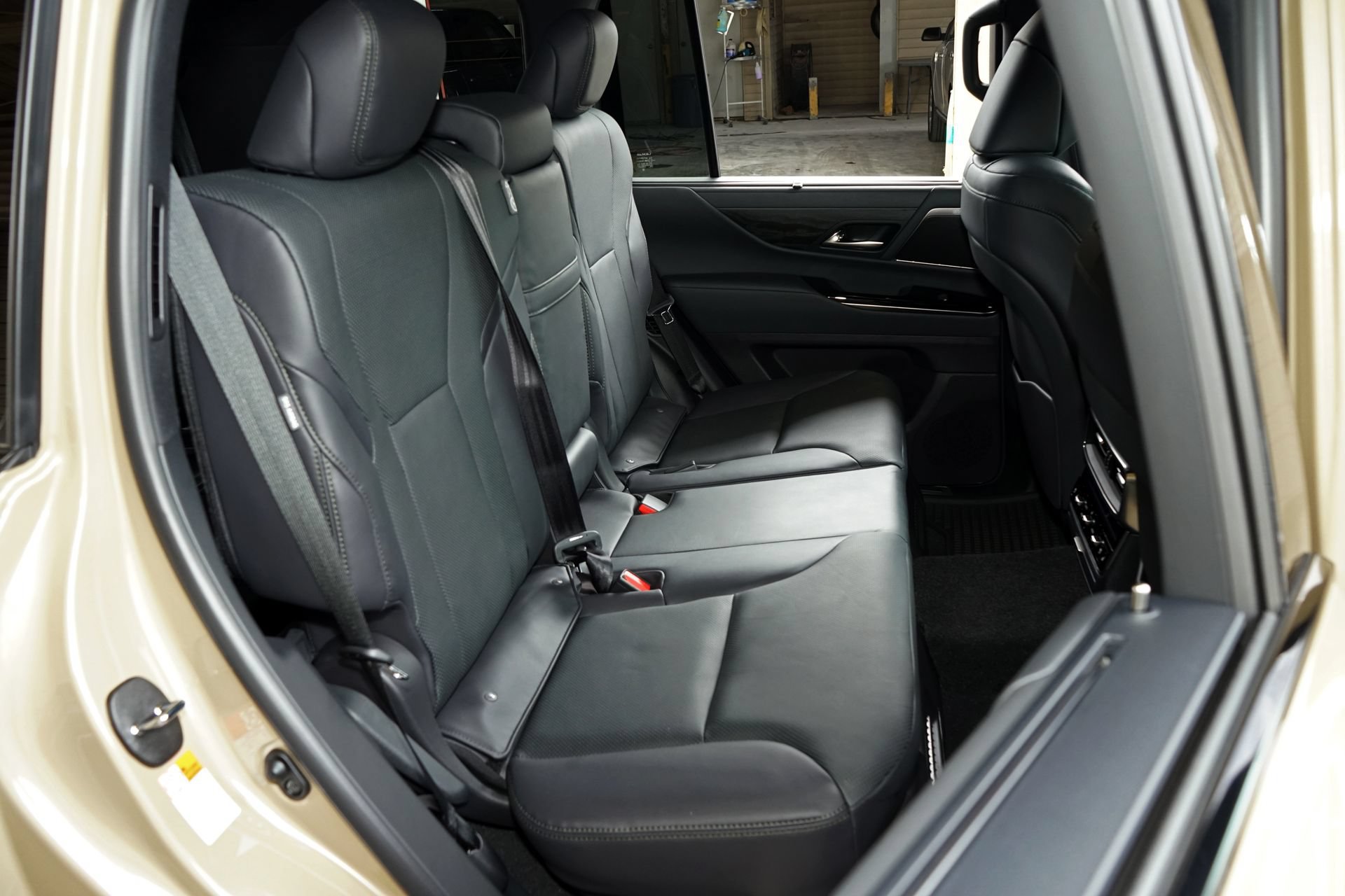 Used 2026 Lexus LX 700h Overtrail AWD/4WD image 22