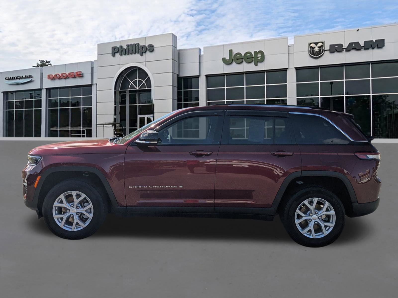 Used 2023 Jeep Grand Cherokee Limited RWD image 6
