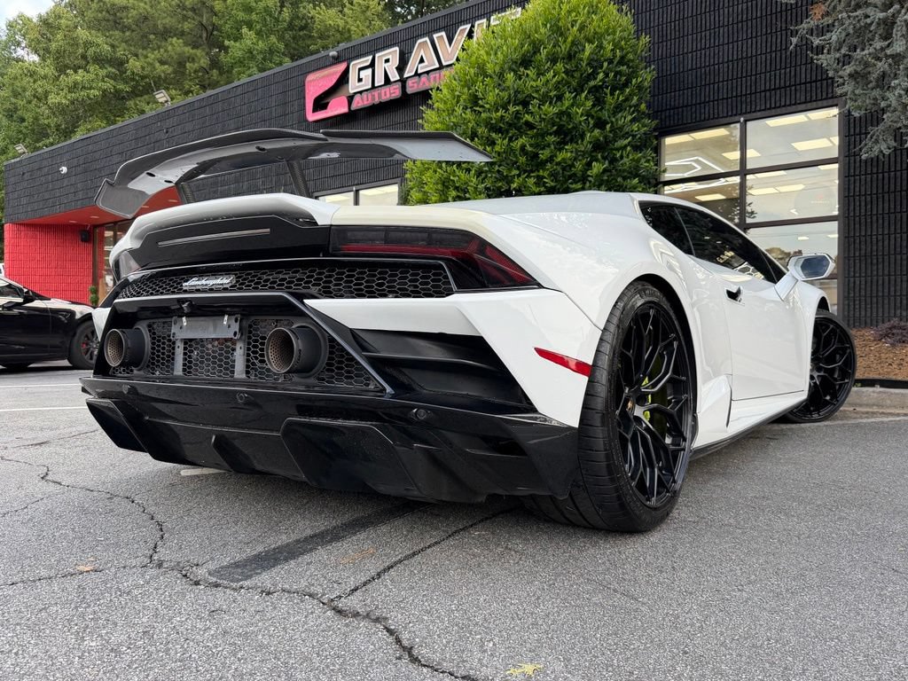 Used 2021 Lamborghini Huracan EVO RWD image 13