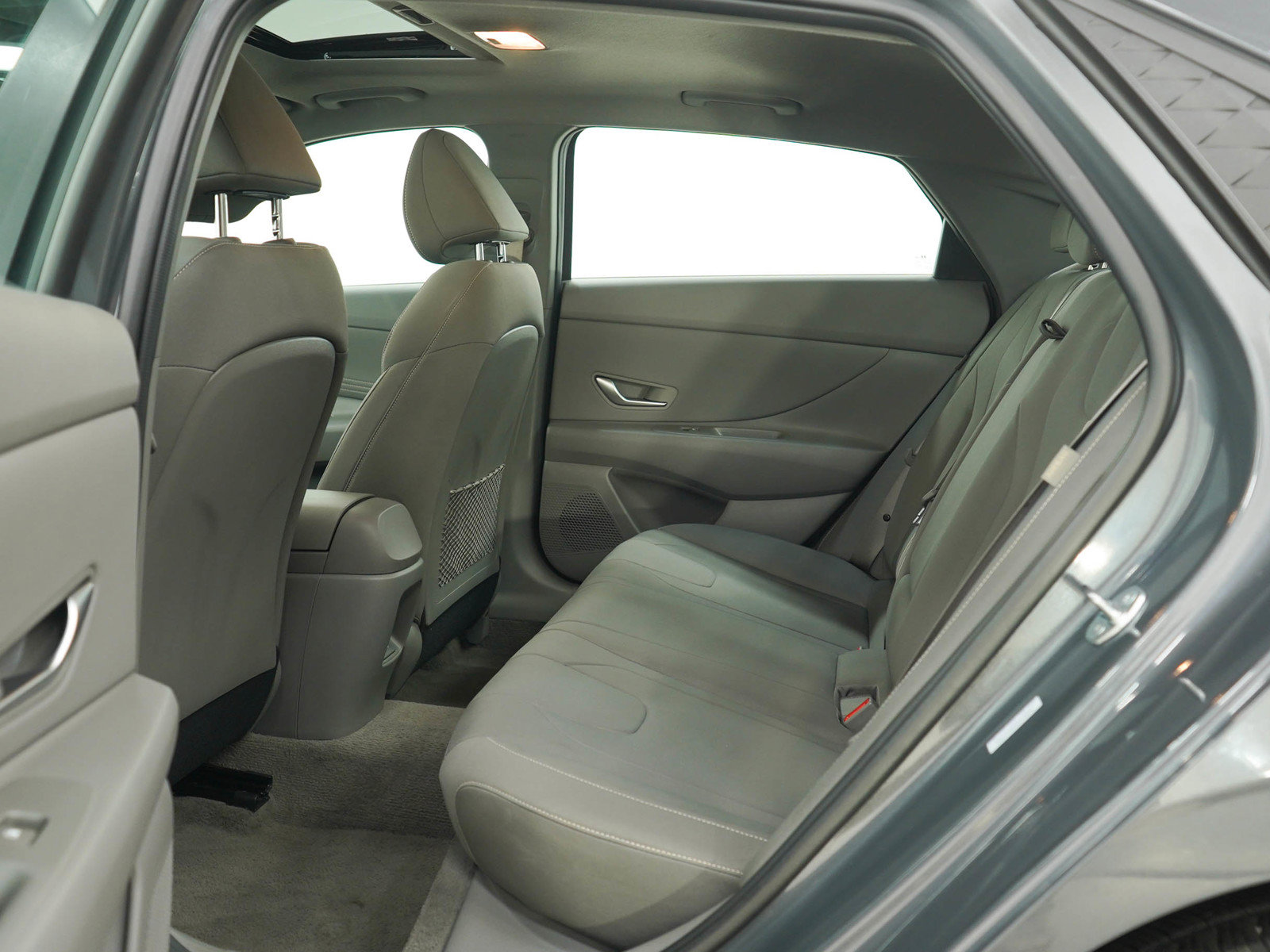 Used 2025 Hyundai Elantra SEL FWD image 18