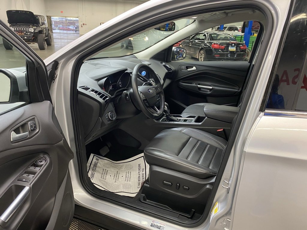 Used 2019 Ford Escape Titanium image 19