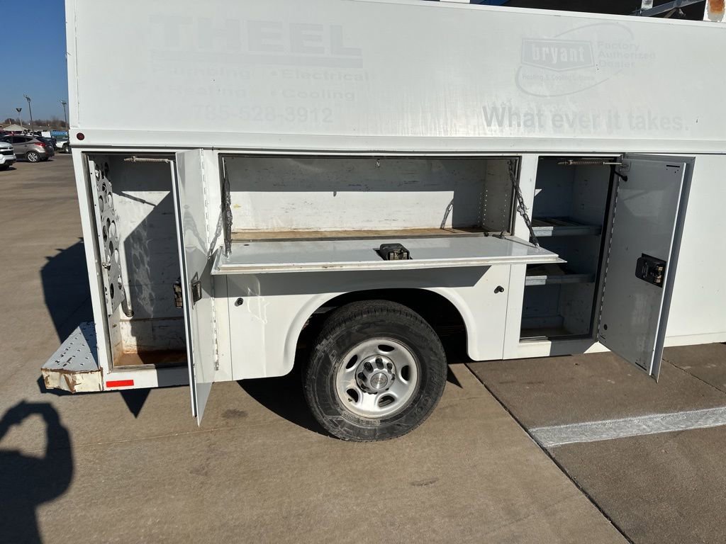 Used 2011 Chevrolet Express 3500 image 16