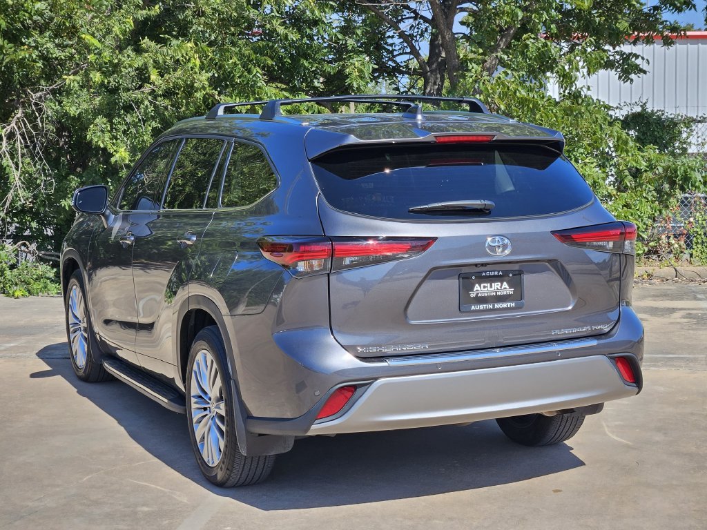 Used 2024 Toyota Highlander Platinum AWD/4WD image 5