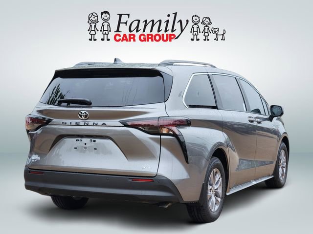 New 2026 Toyota Sienna XLE FWD image 4