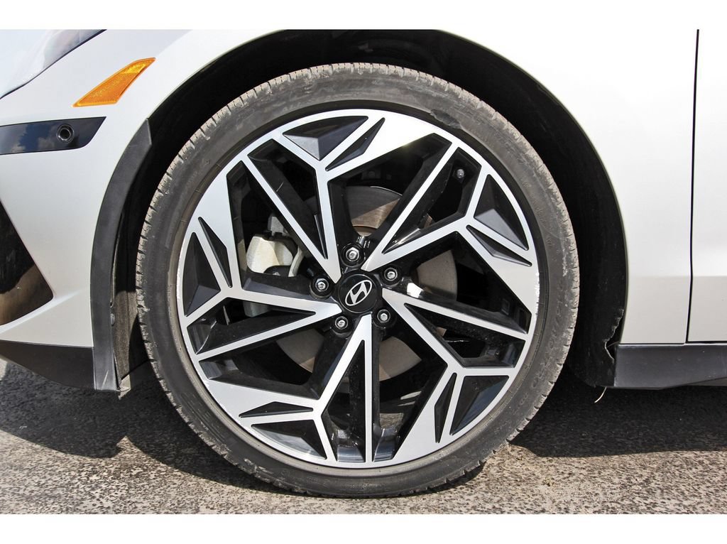 Used 2023 Hyundai Ioniq 6 Limited RWD image 36
