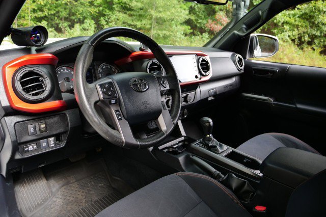 Used 2020 Toyota Tacoma TRD Sport image 2