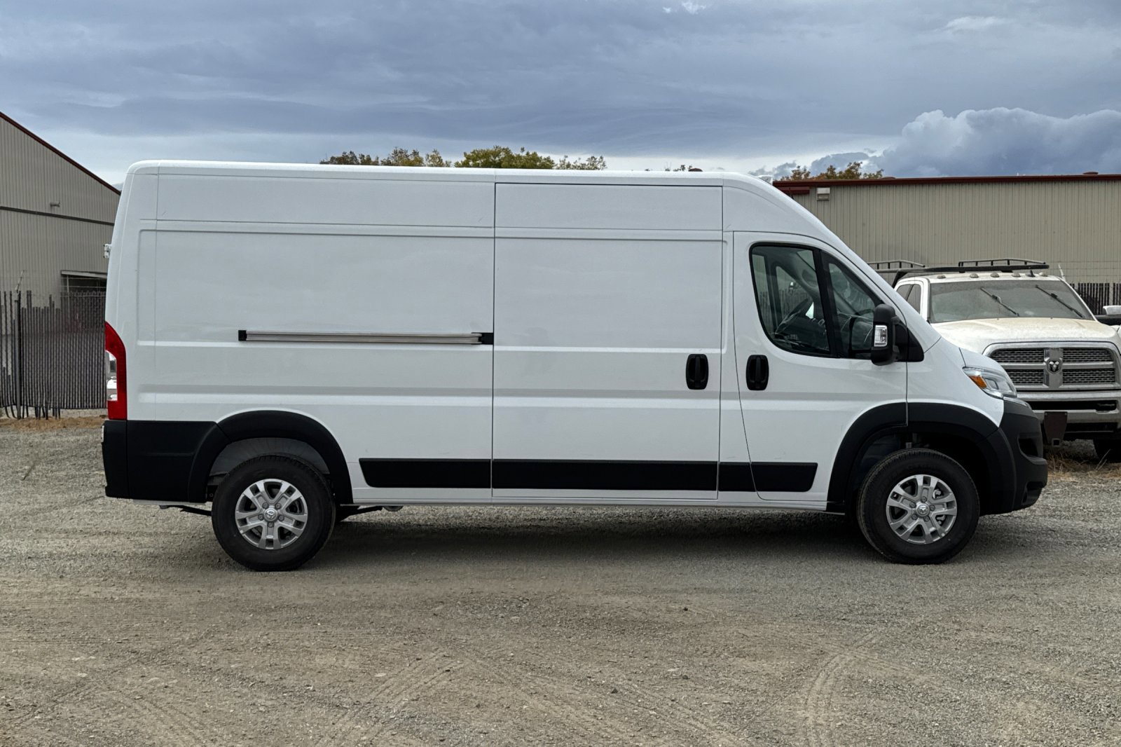 New 2026 RAM ProMaster 2500 w/ Quick Order Package 22G SLT image 2