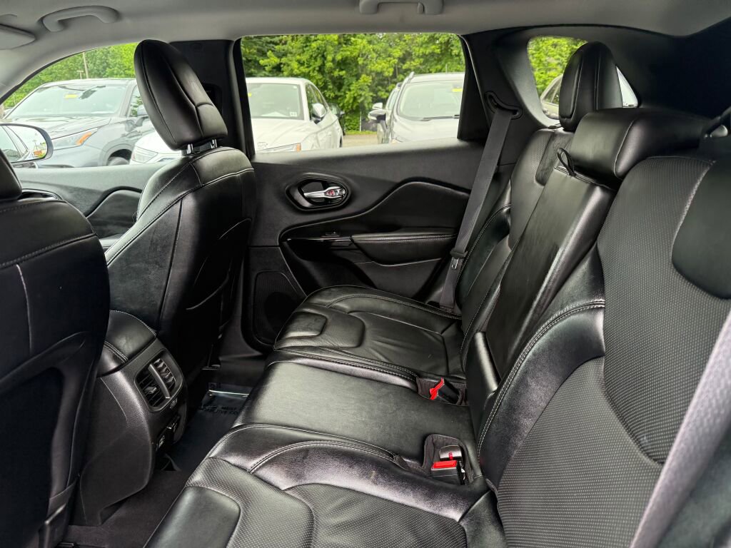 Used 2023 Jeep Cherokee Altitude Lux image 26