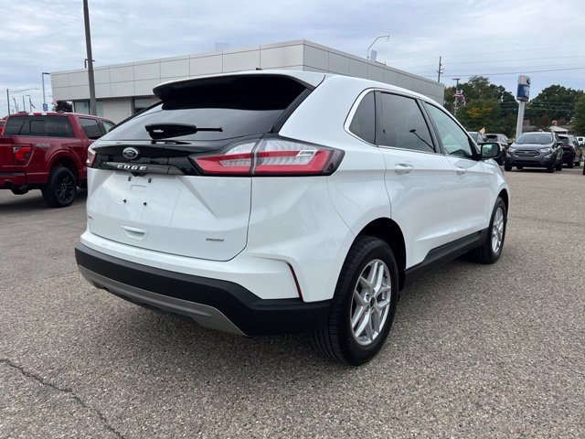 Certified 2024 Ford Edge SEL w/ Convenience Package AWD/4WD image 4