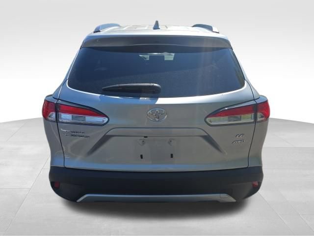 Used 2024 Toyota Corolla Cross LE AWD/4WD image 5