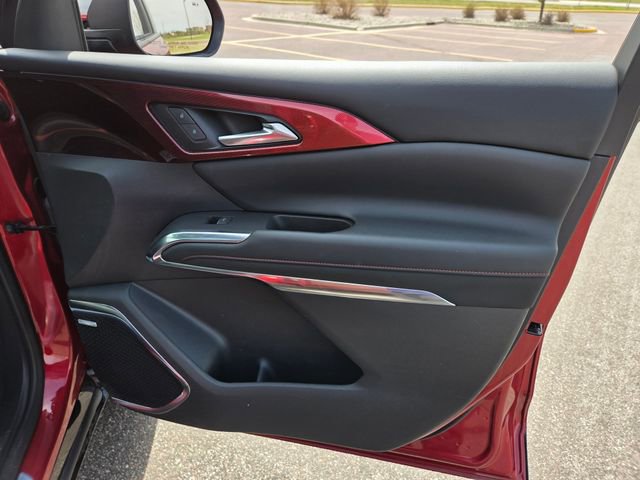 Used 2024 Chevrolet Traverse RS AWD/4WD image 41