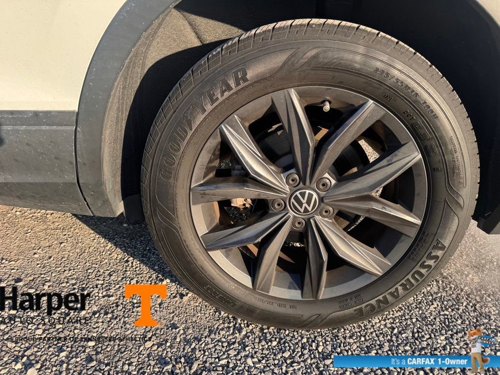 Used 2022 Volkswagen Tiguan SE w/ Panoramic Sunroof Package image 20