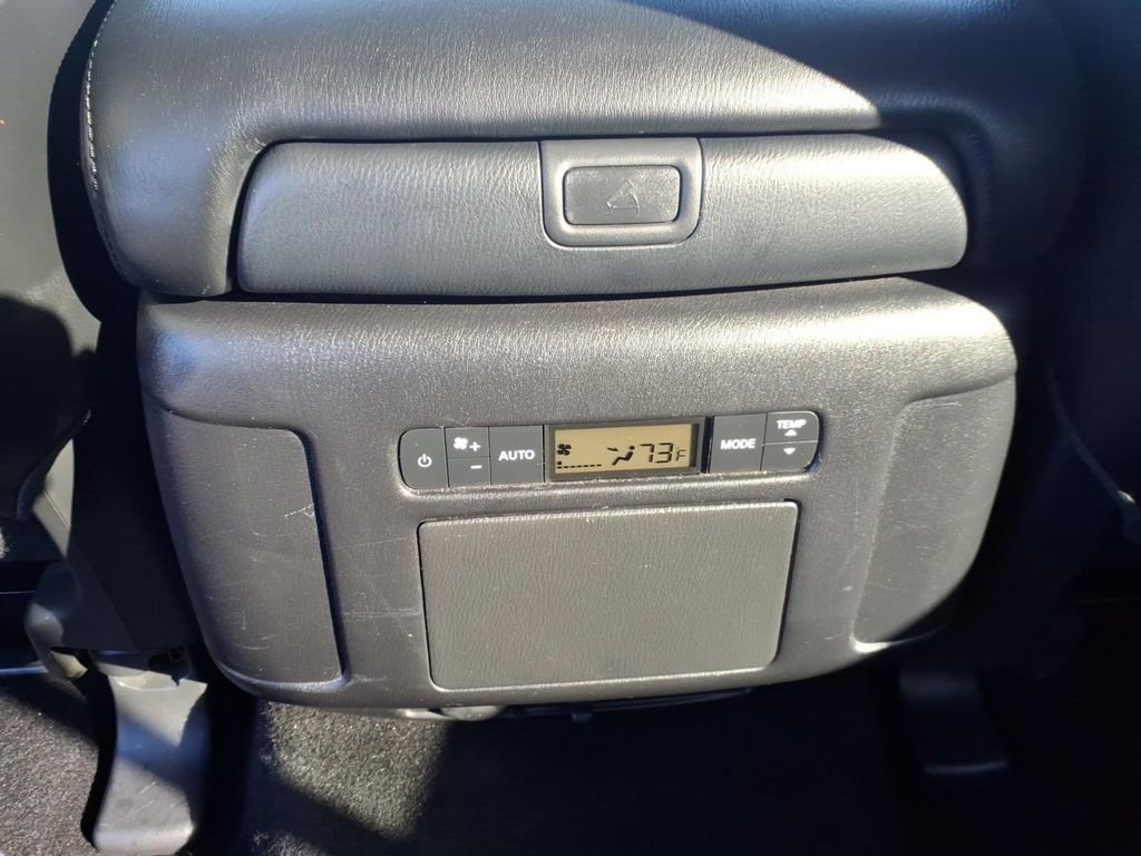 Used 2023 Nissan Armada SL w/ Captain's Chairs Package image 28
