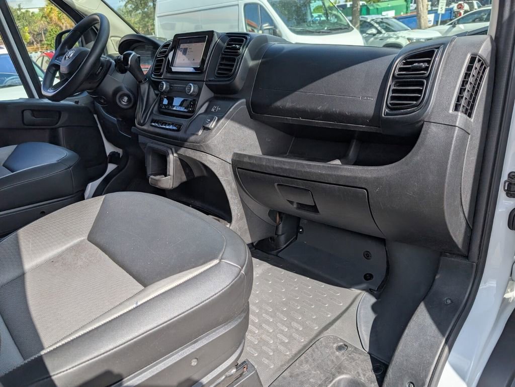 Used 2025 RAM ProMaster 2500 w/ Convenience Group FWD image 16