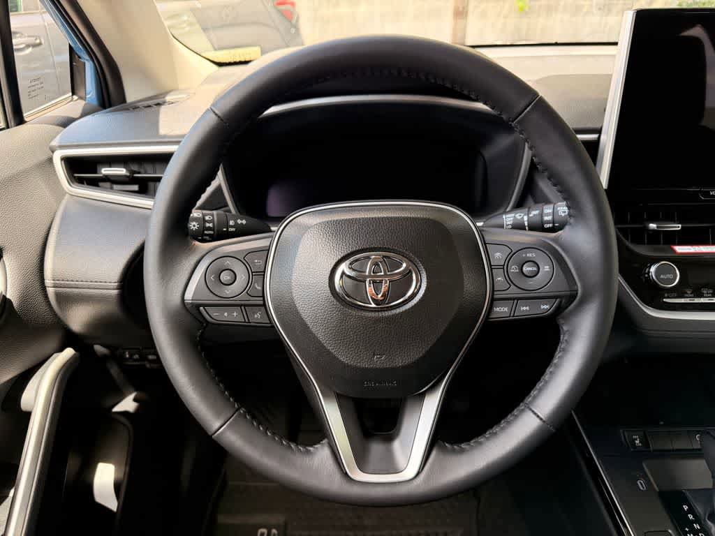 Used 2026 Toyota Corolla Cross XLE w/ Convenience Package FWD image 16