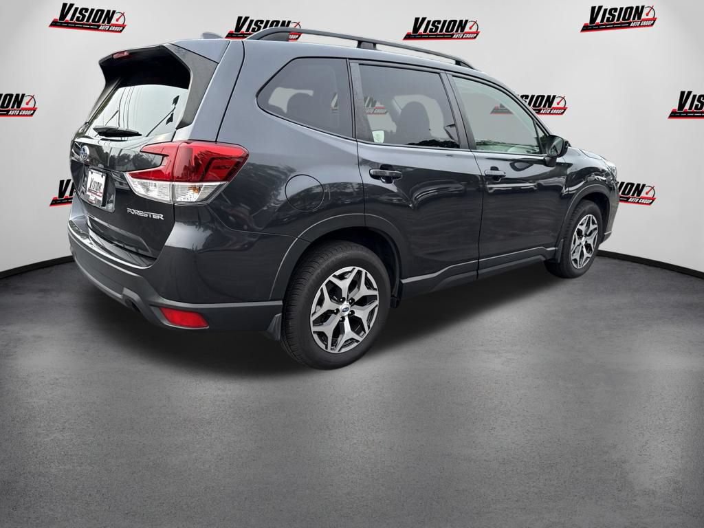 Used 2019 Subaru Forester Premium AWD/4WD image 5