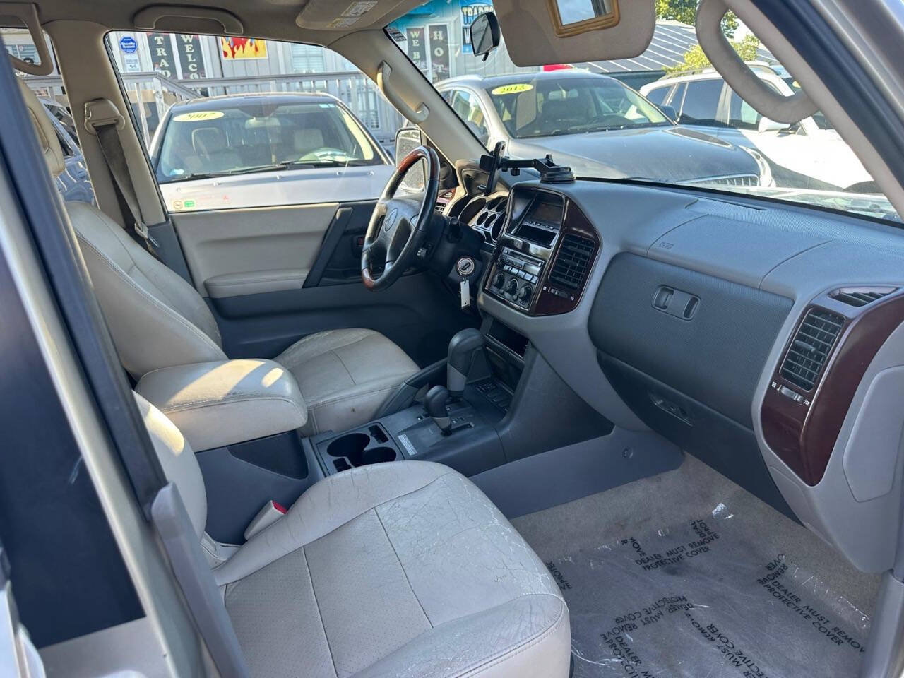 Used 2001 Mitsubishi Montero Limited AWD/4WD image 13