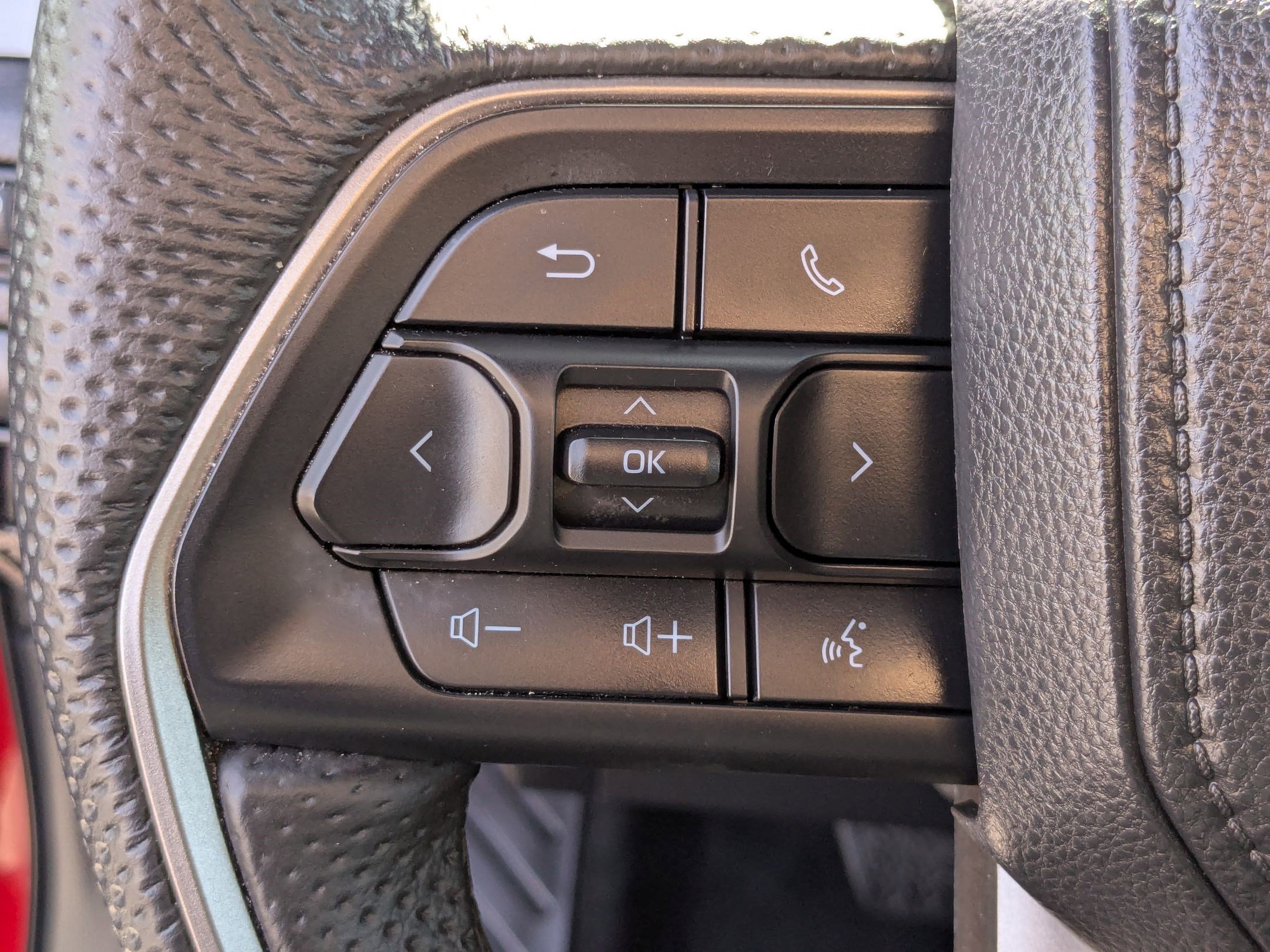 Used 2024 Toyota Tacoma TRD Off-Road w/ TRD Off Road Premium Package image 19