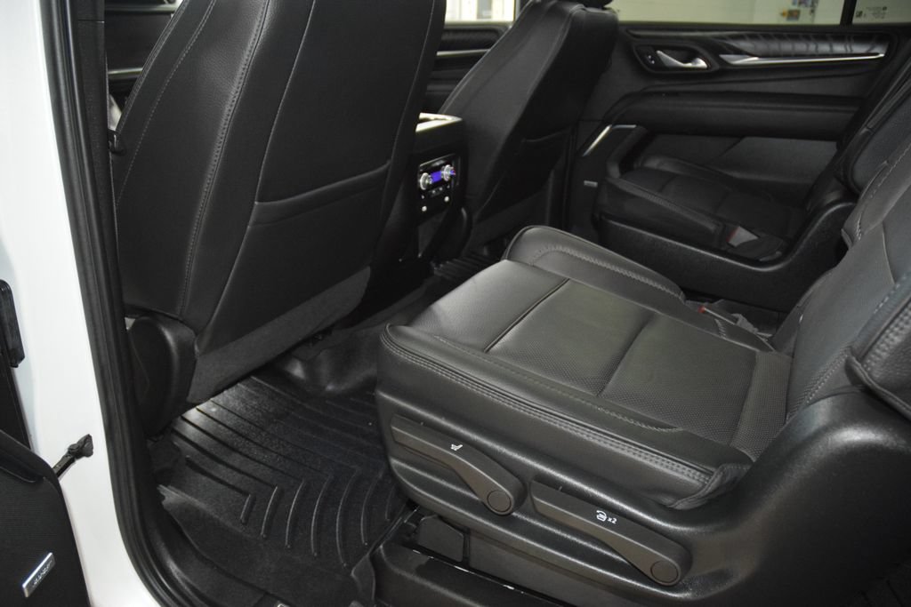 Used 2024 GMC Yukon XL Denali AWD/4WD image 44