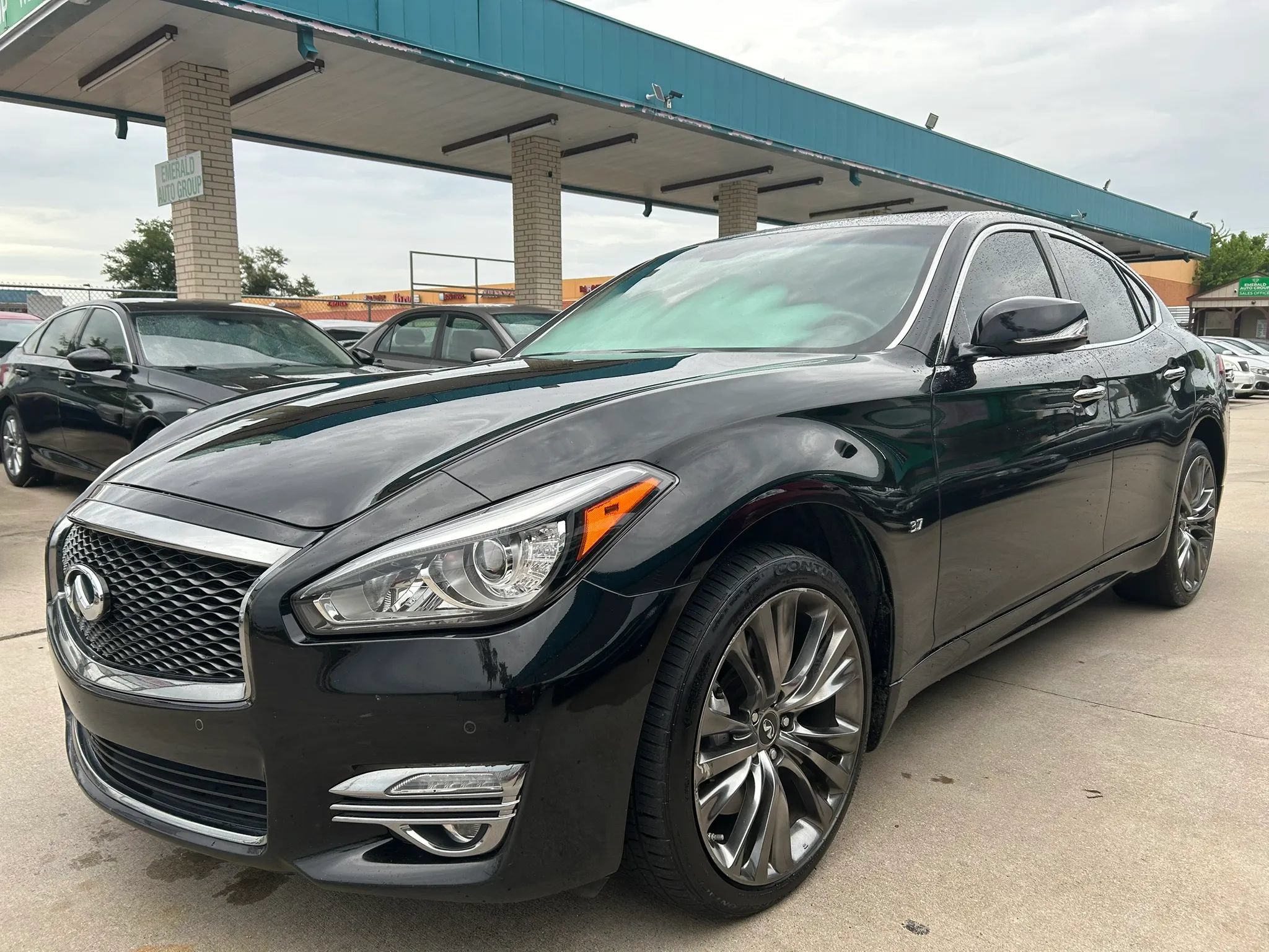 Used 2017 INFINITI Q70 3.7