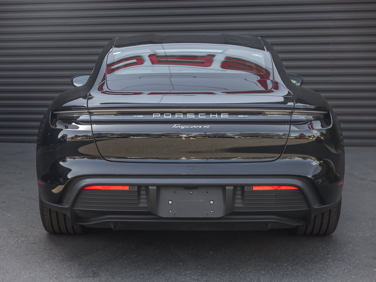 Certified 2025 Porsche Taycan AWD/4WD image 8