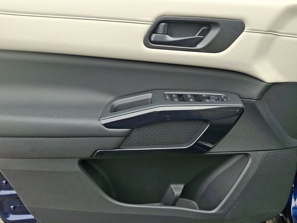 Certified 2023 Nissan Pathfinder SV w/ SV Premium Package image 12