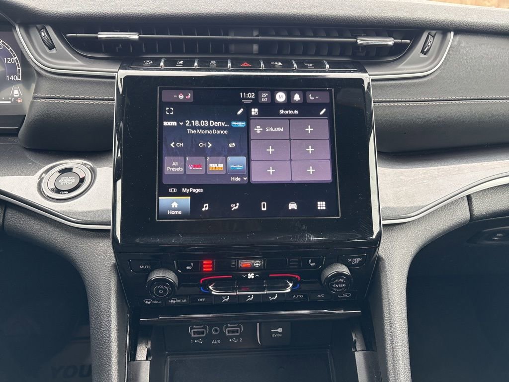 Used 2023 Jeep Grand Cherokee L Laredo image 22