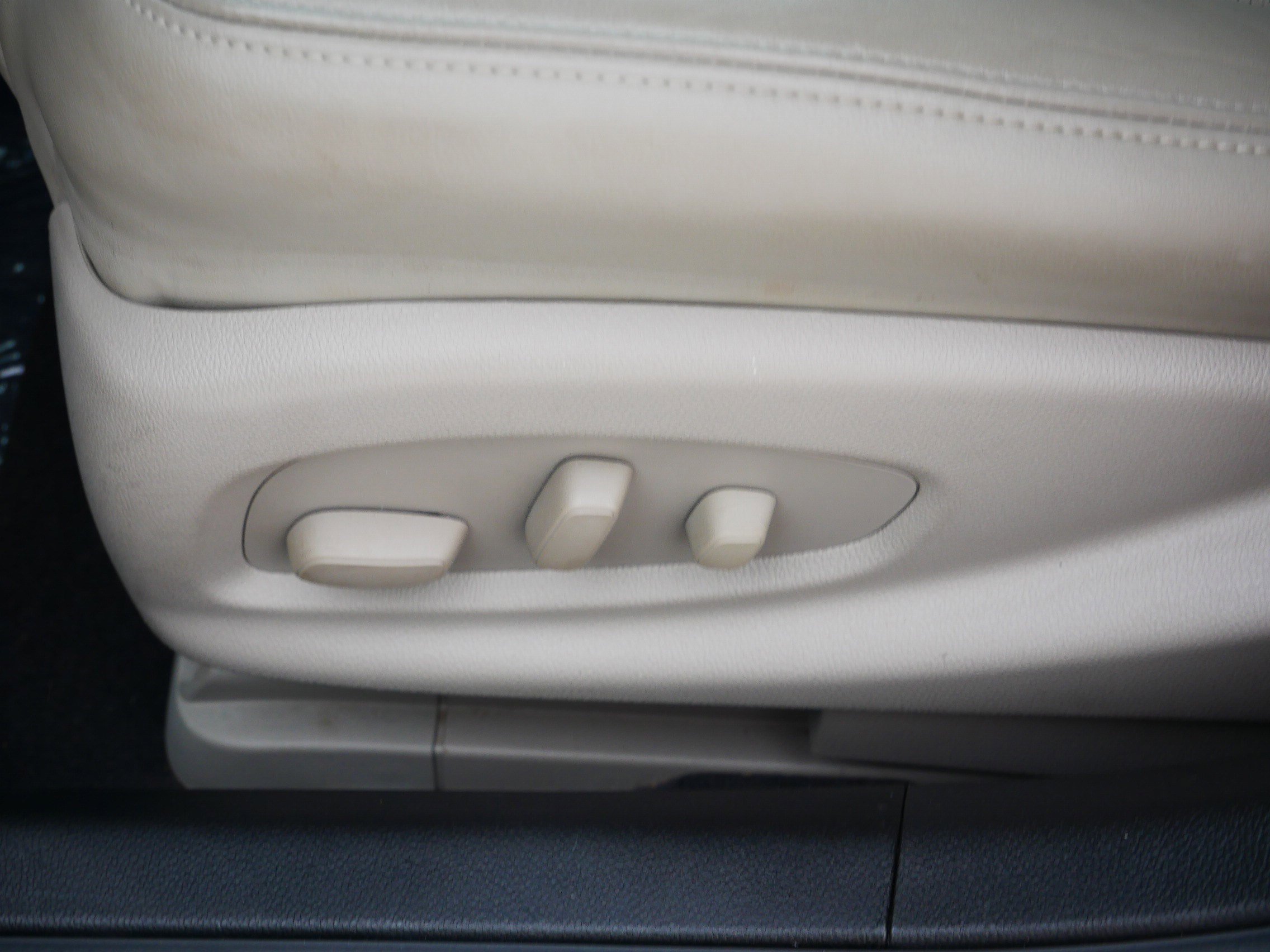 Used 2014 Cadillac CTS Sedan w/ Seating Package image 19