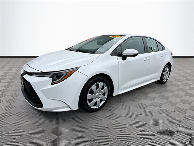 Used 2023 Toyota Corolla LE image 3