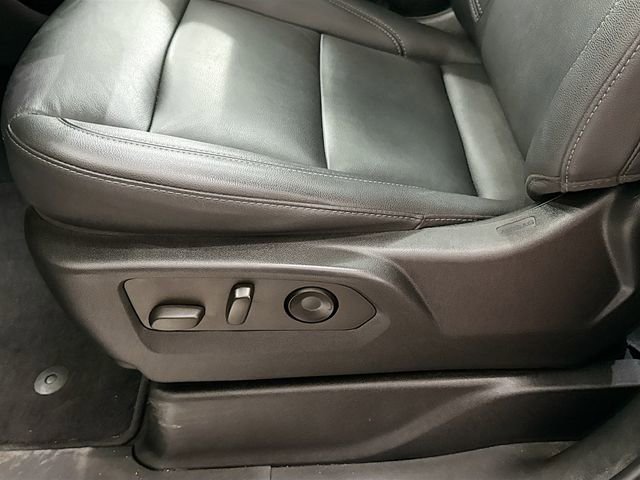 Used 2022 Chevrolet Tahoe Z71 w/ Luxury Package AWD/4WD image 21