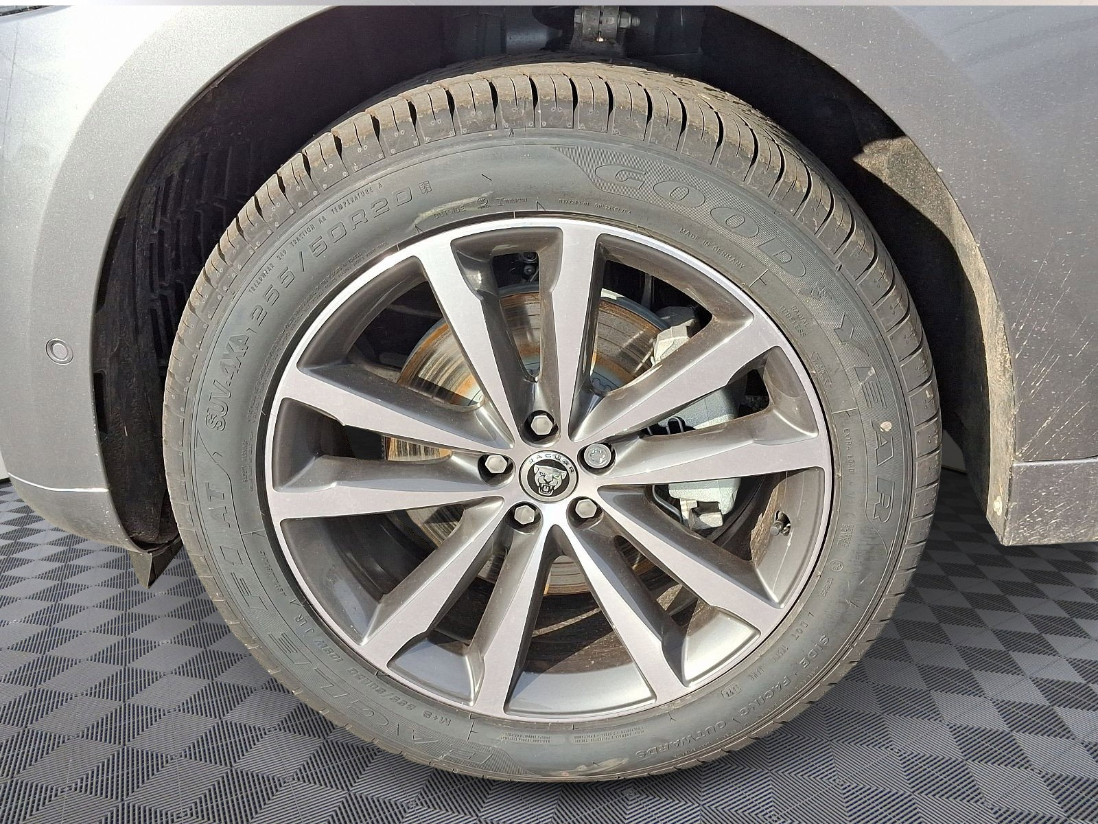 New 2025 Jaguar F-PACE R-Dynamic S image 7